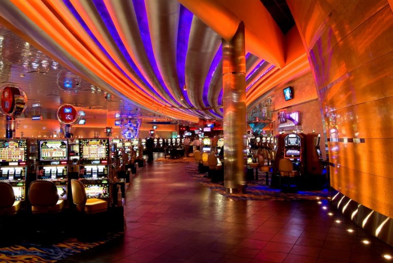 Слот зал в Motor City Casino