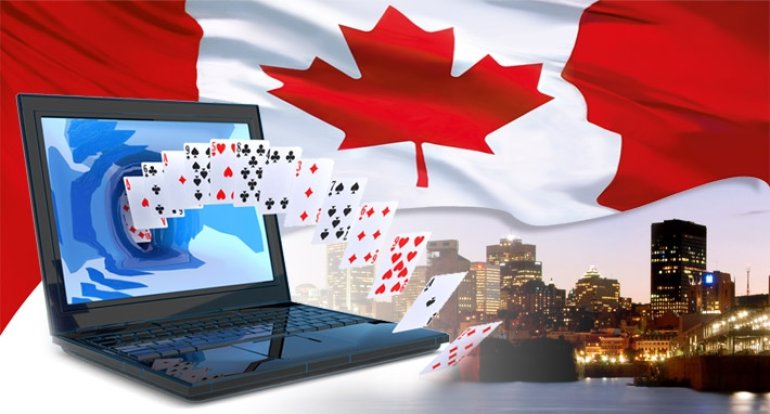 На фоне флага Канады из ноутбука сыпятся карты
